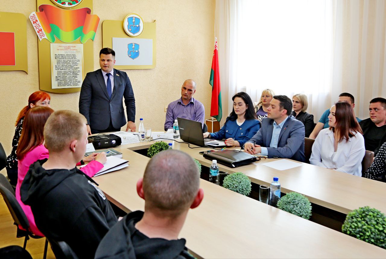 Член Совета Республики Александр Лукьянов посетил Шкловский льнозавод
