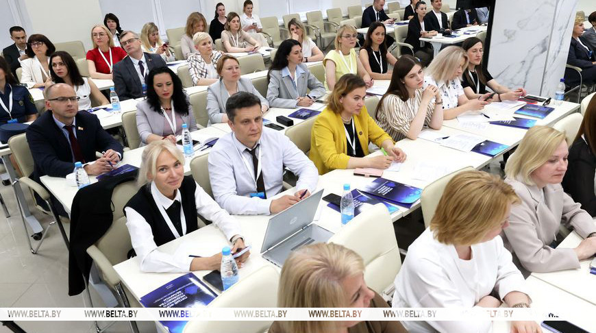 Выездные студии, клуб редакторов, “Золотая литера”. Второй день медиафорума стартует в Гомеле