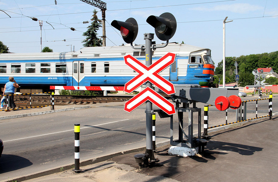 ГАИ напоминает о безопасности на железнодорожных переездах