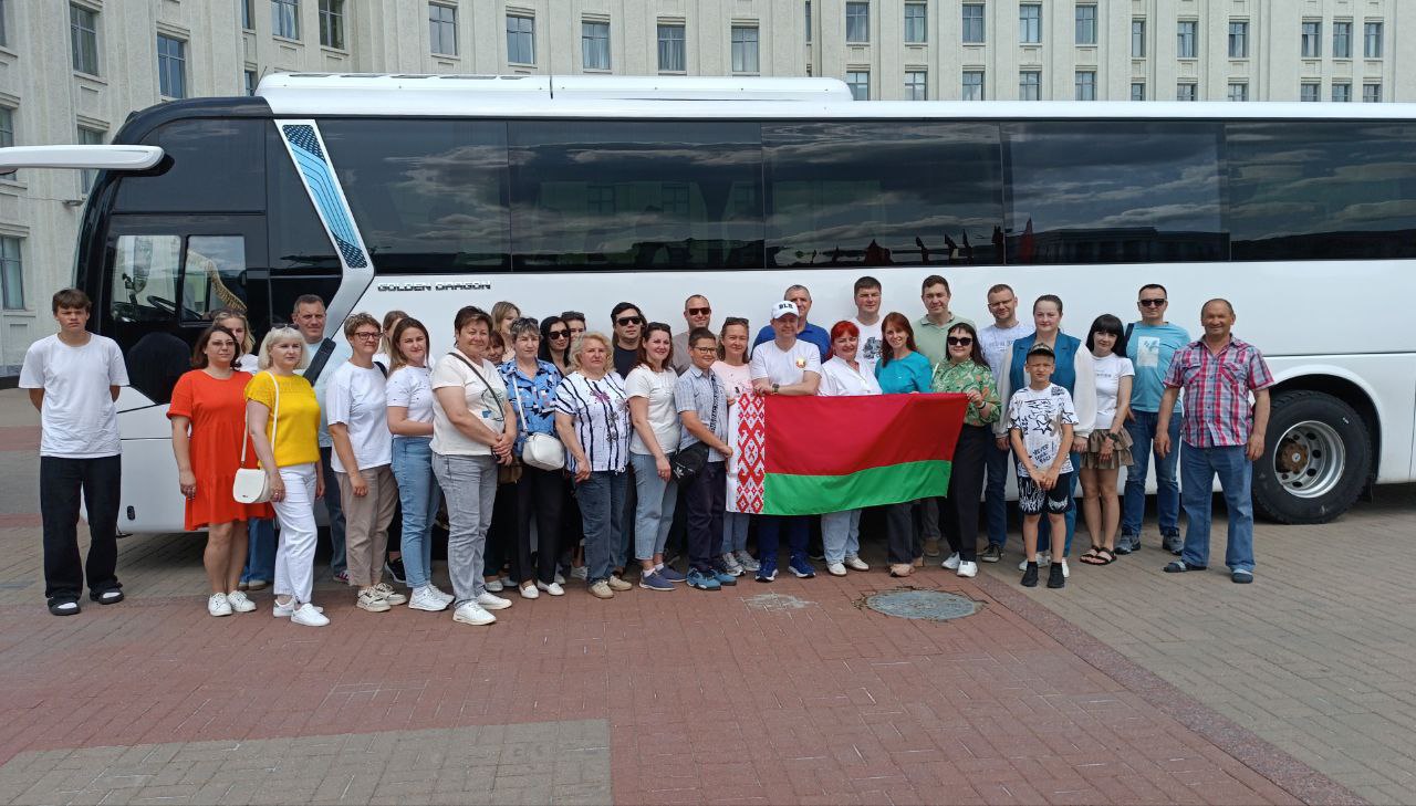 Фотофакт: шкловчане на открытии Национального футбольного стадиона