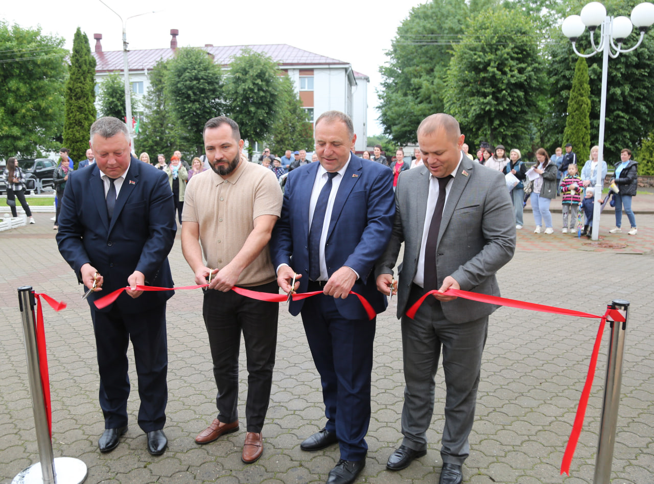 В Шклове торжественно открыли молодежный бар