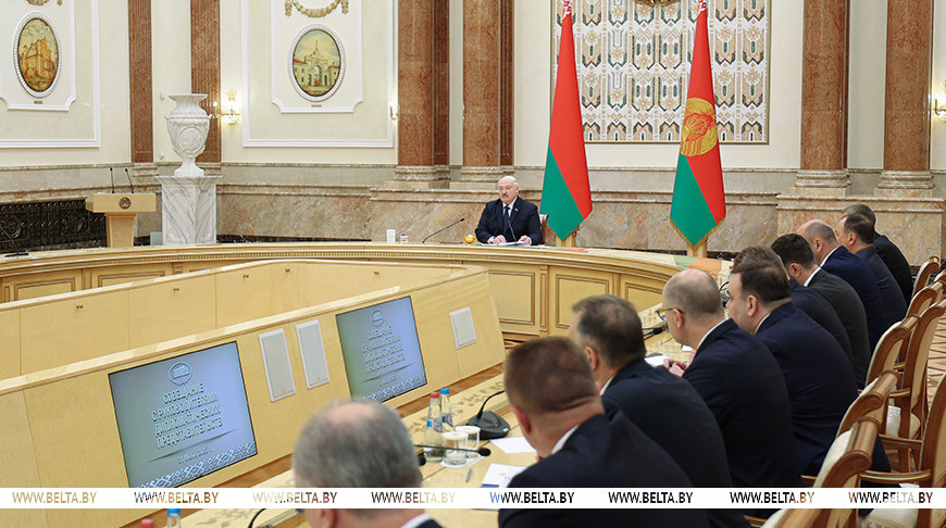 Тонкая настройка на внешнем контуре. Подробности совещания Александра Лукашенко с дипломатами