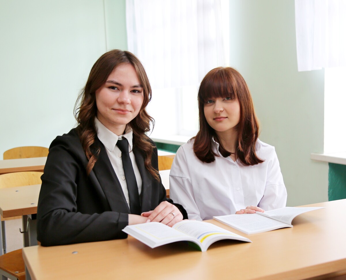 С новыми надеждами и планами на будущее: рассказываем о выпускниках Каменнолавской средней школы