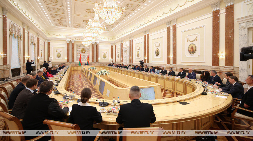 Александр Лукашенко ориентирует на единую стратегию формирования исторической памяти