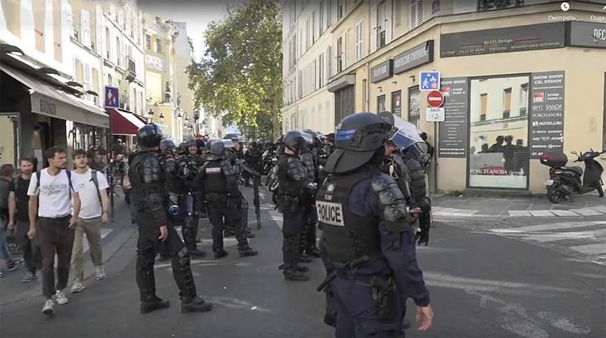 Более 25 полицейских и жандармов пострадали в ходе протестов во Франции 