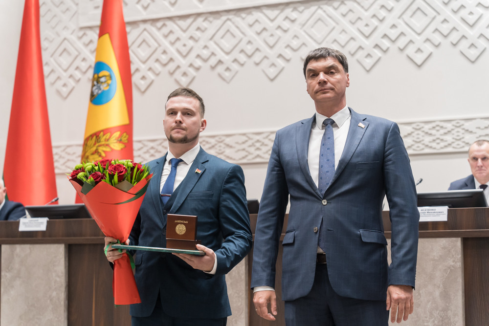 Благодарность Президента вручена главному агроному ЗАО «Большие Славени» Руслану Кравцову