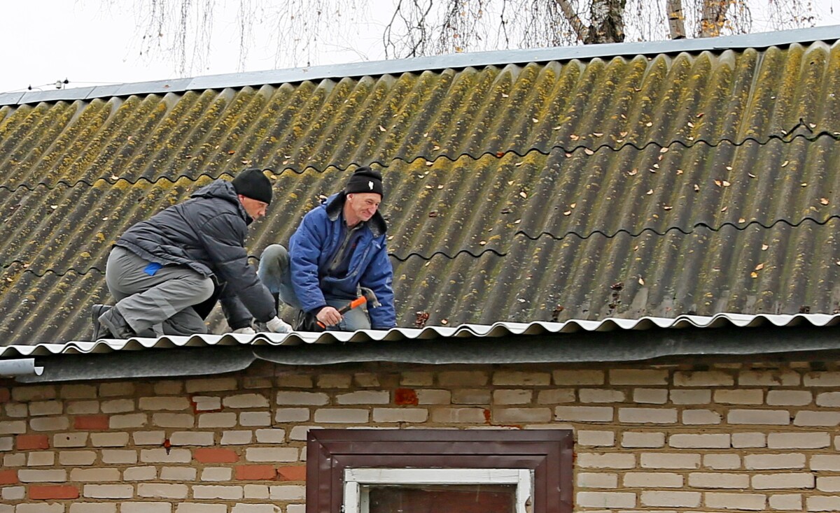Реальная помощь: после приема у председателя райисполкома в доме шкловчанки стало тепло и сухо