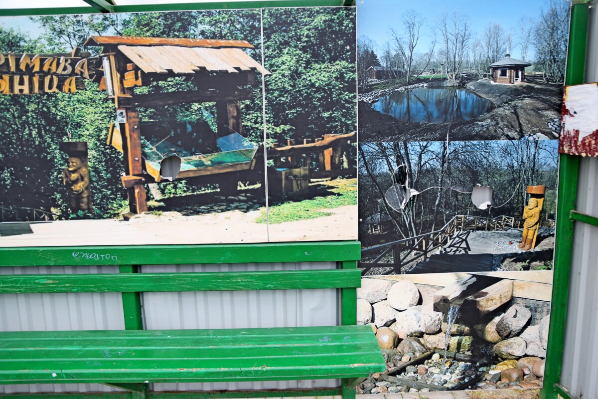 Кто и зачем портит автобусные остановки в Шклове?