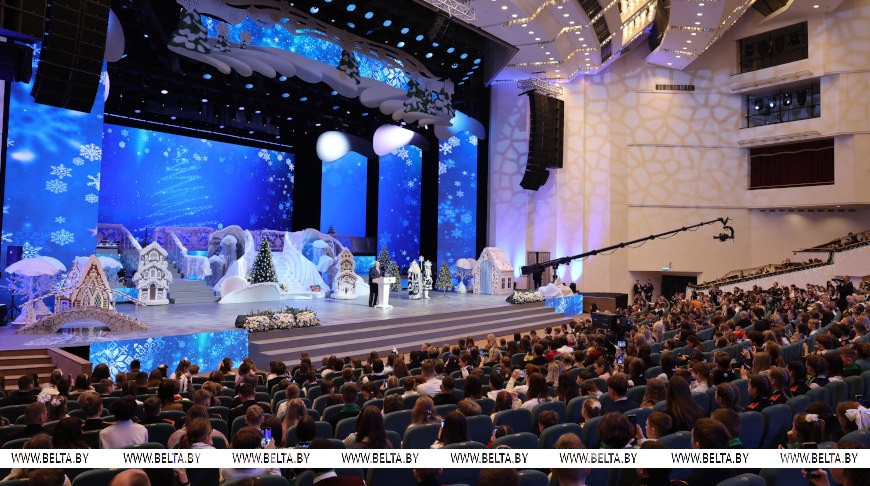 Александр Лукашенко — детям: в Беларуси у всех как никогда равные возможности, надо только трудиться