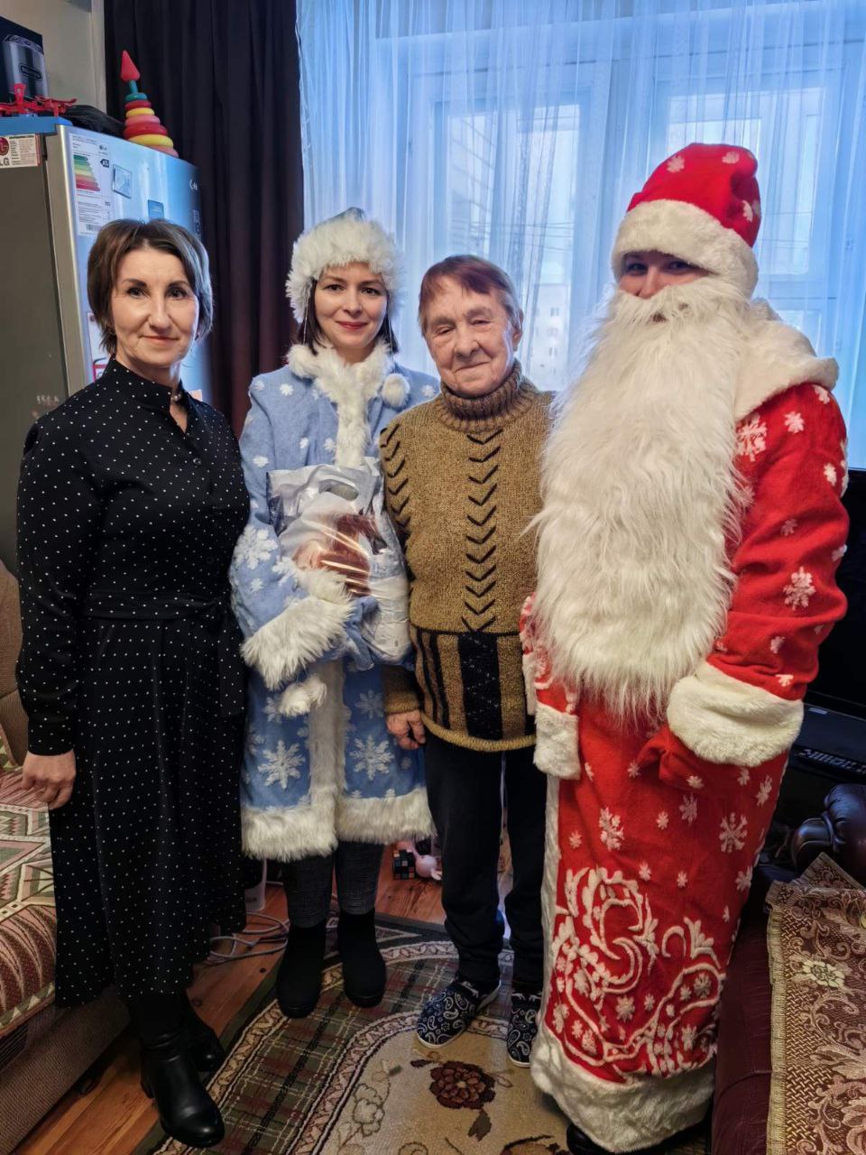 В Шклове в рамках акции «От всей души» необычные гости поздравили бывших узников