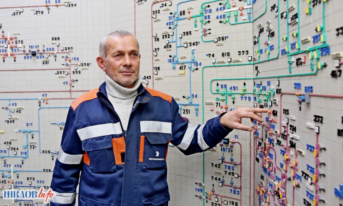 Сегодня — День энергетика: рассказываем про одного из опытнейших сотрудников Шкловского РЭС