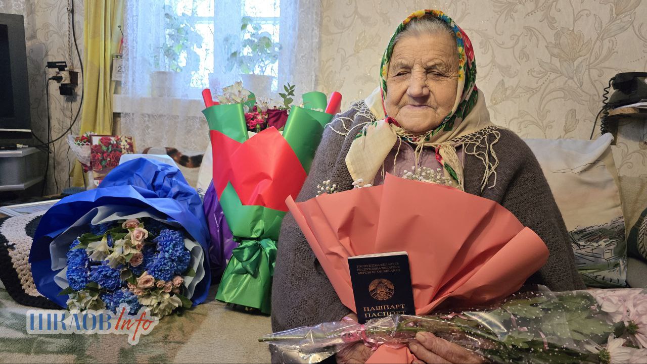 100 лет мудрости, добра и света: жительница Городища Мария Храмцова принимала поздравления с вековым юбилеем