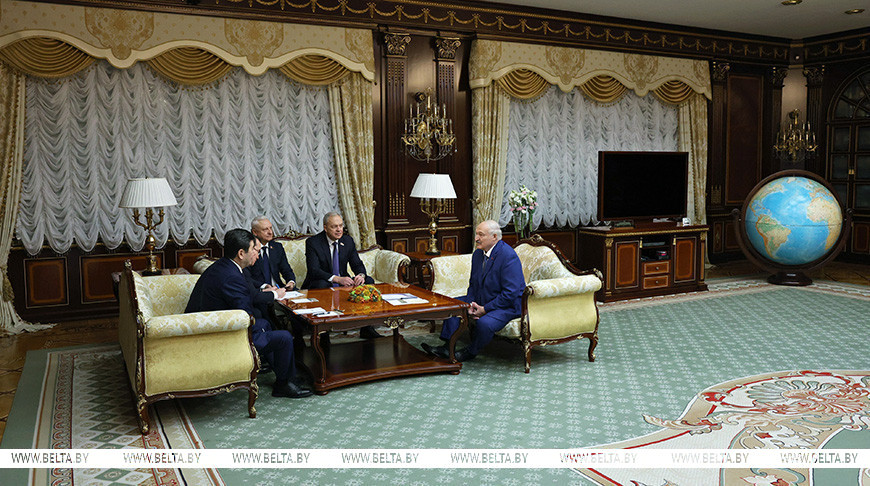 Александр Лукашенко о сотрудничестве с Казахстаном: давайте в этом бешеном мире не потеряем друг друга 