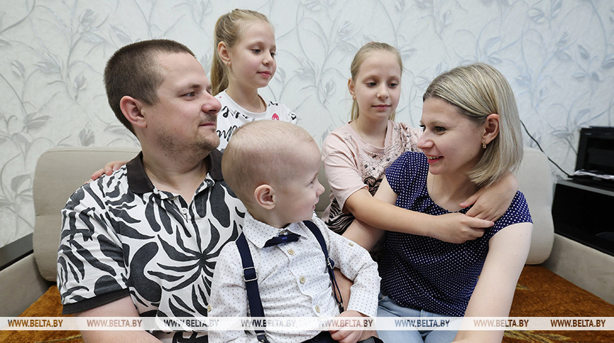 О пенсионных гарантиях многодетным матерям рассказали в Минтруда 