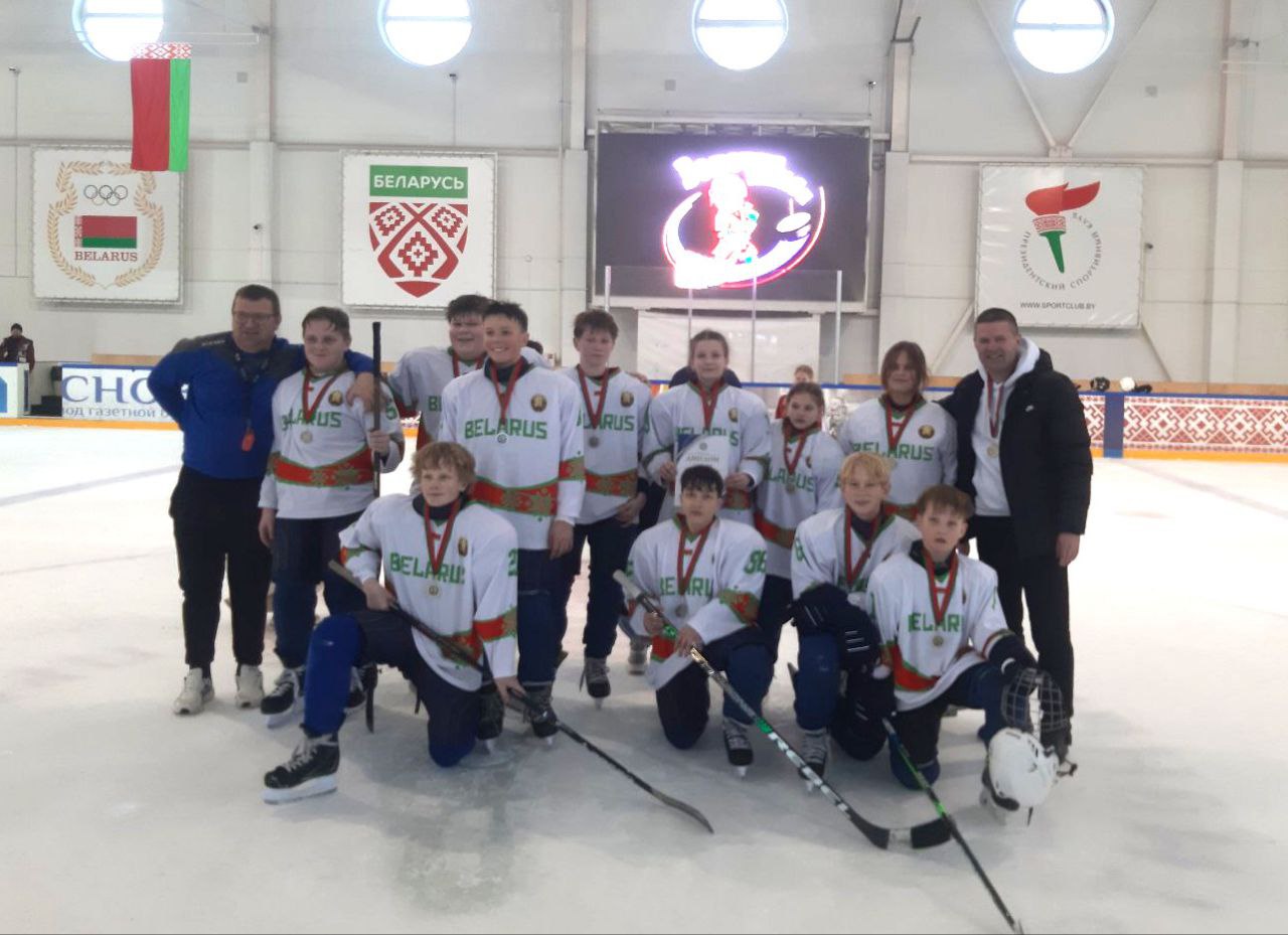 В Шклове завершился областной этап соревнований по хоккею «Золотая шайба»