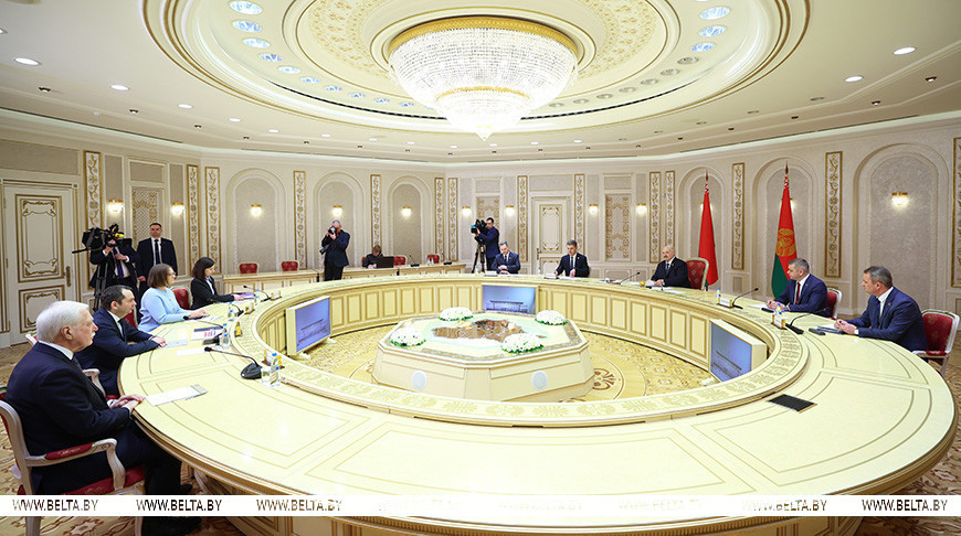 Александр Лукашенко: Беларусь готова создавать совместные предприятия с Мурманской областью