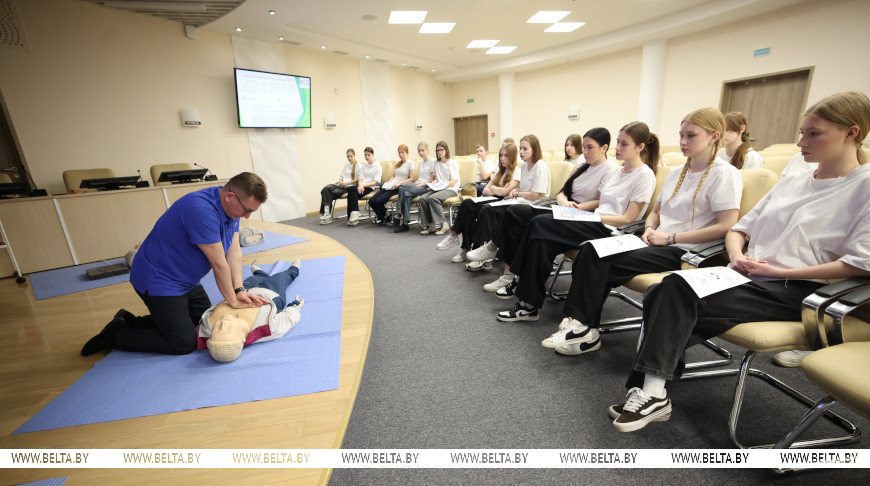 Стартовал проект «Запусти сердце». Десятиклассников по всей стране будут учить доврачебной помощи