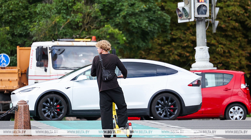 Об особенностях маневров на дорогах с наступлением теплого сезона напомнили в МВД 