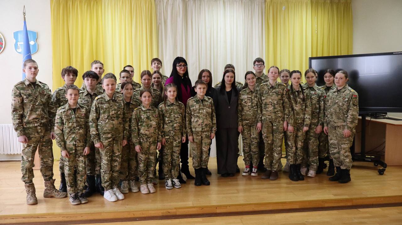 В Александрийской средней школе состоялась встреча в рамках общественно‑правового проекта «Молодежь в праве»