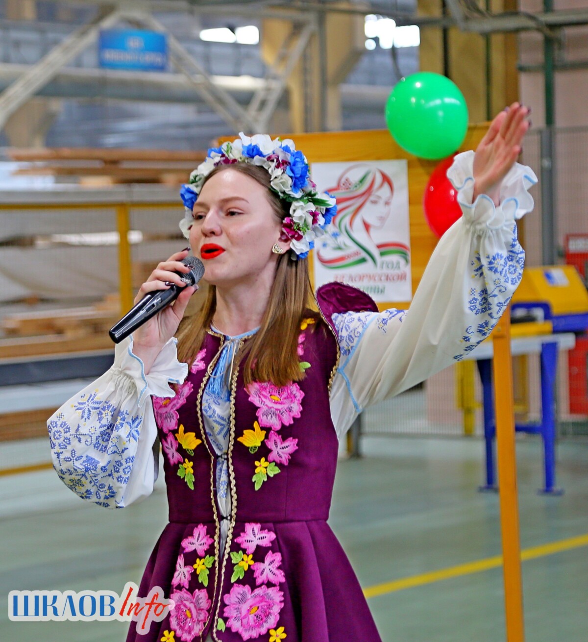 Цеховой концерт в преддверии Дня женщин прошел на заводе газетной бумаги