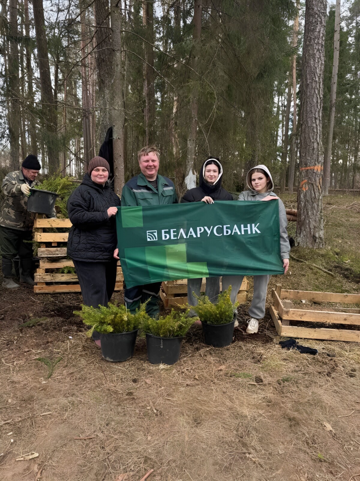 Сотрудники ЦБУ №726 приняли участие в акции «Лес! Дабро! Парадак!»