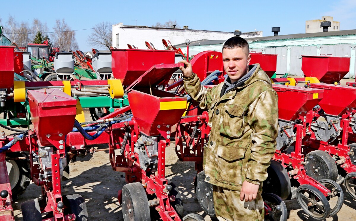 В основе всего – любовь к технике: рассказываем про молодого специалиста ЗАО «Большие Славени»