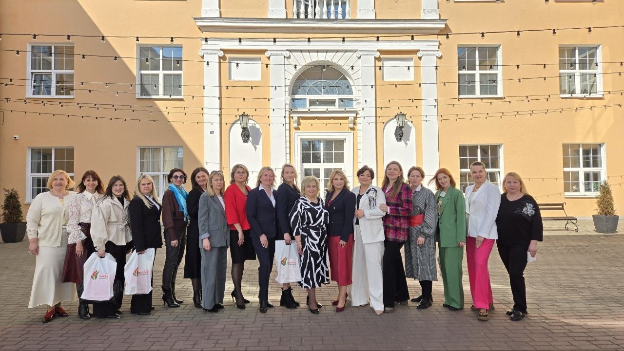 «Найти точку опоры: честный разговор о женской силе». Шкловчанки приняли участие в мотивационной сессии партии «Белая Русь»