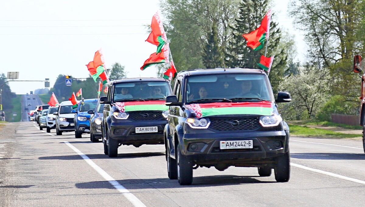 В Шкловском районе прошел автопробег «Спасибо деду за Победу»