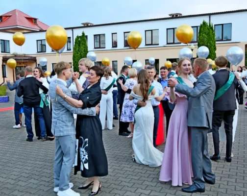 Стало известно, когда в Беларуси пройдут выпускные вечера