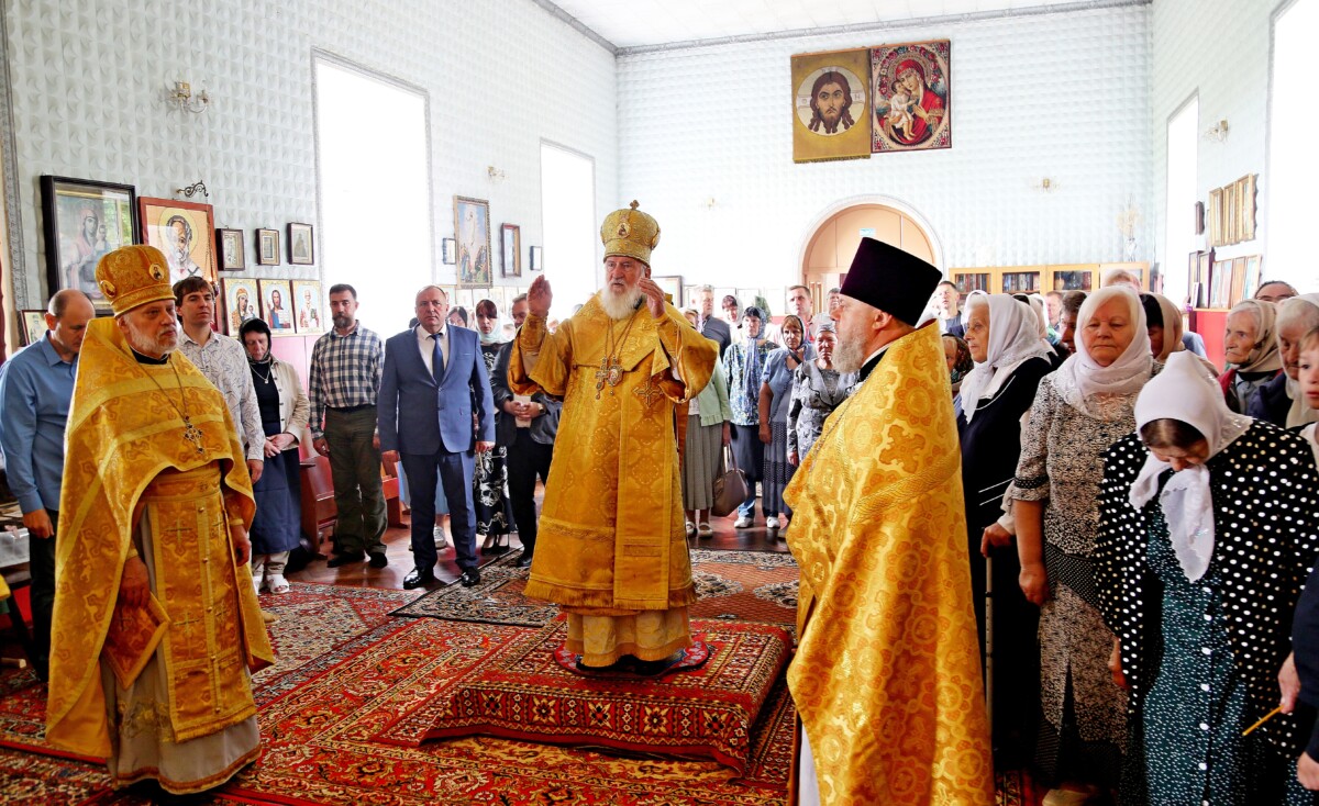 В деревне Савеленки освятили храм Георгия Победоносца