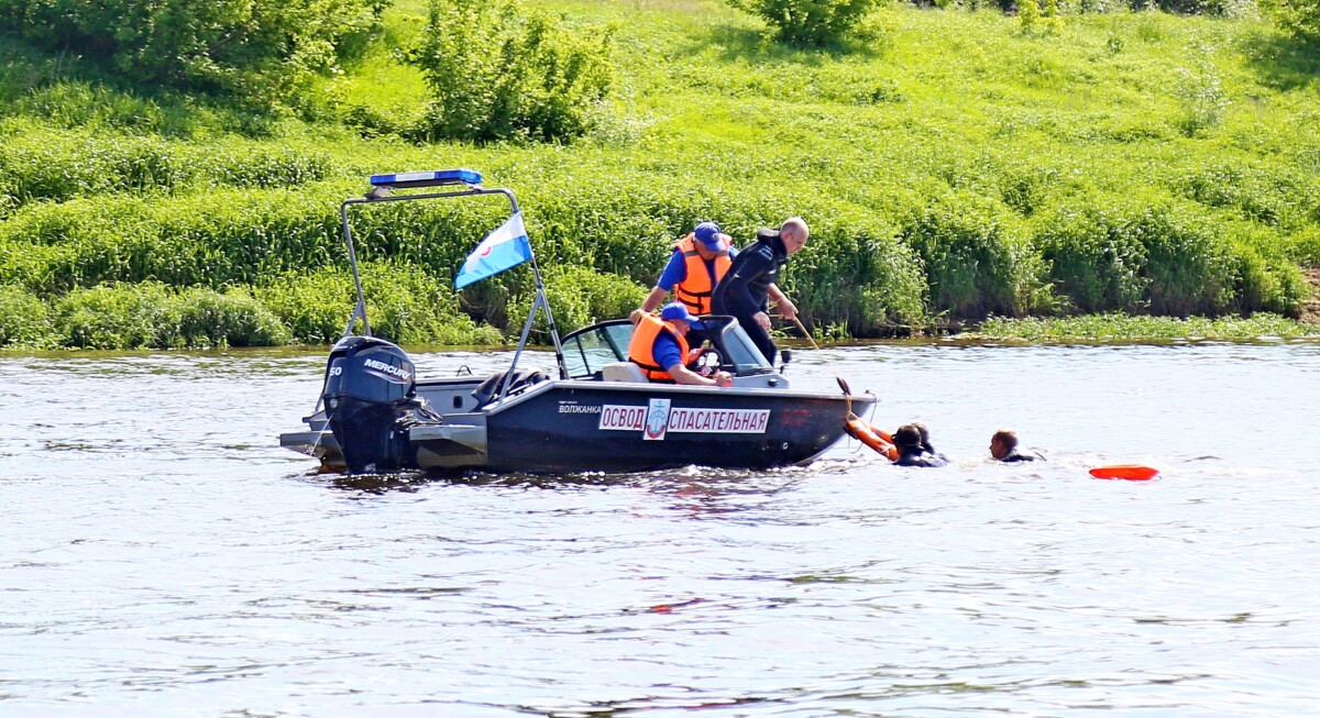 Безопасность на воде: спасатели отработали алгоритмы действий