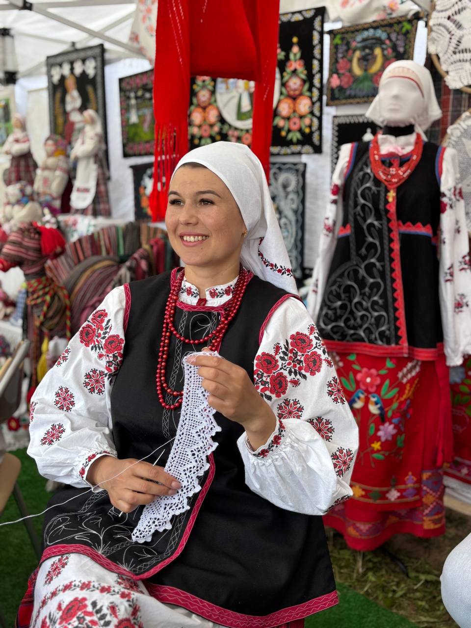 Красота сквозь века: на «Купалье» покажут уникальные женские костюмы Могилевщины