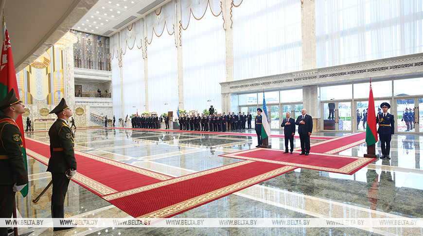 Официальный формат. Александр Лукашенко и Шавкат Мирзиёев встретились для переговоров во Дворце Независимости