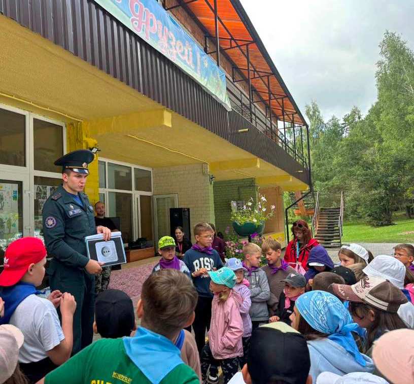 Шкловские спасатели напомнили правила безопасности в лагере «Родник»