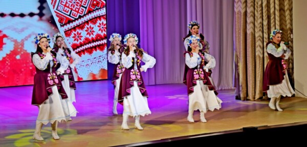 В районном Доме культуры прошла концертная программа «Единым духом сильны»