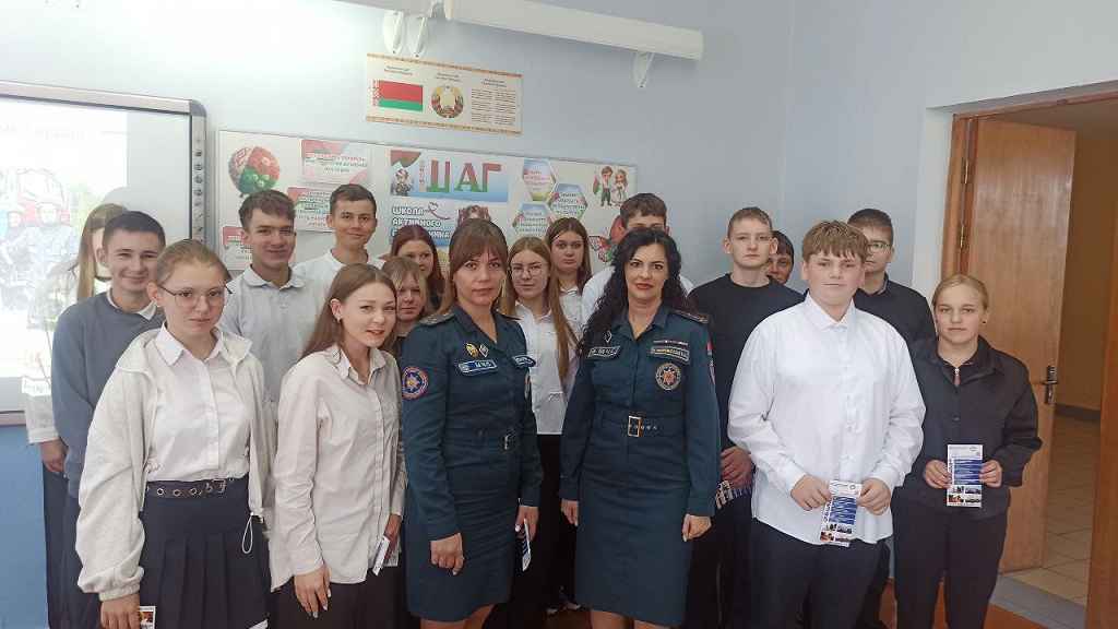 Учащимся Шклова рассказали, как стать спасателем