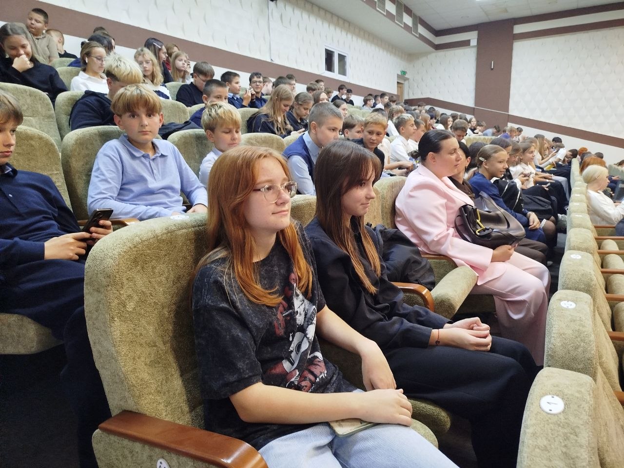 Кибербезопасность на большом экране: премьера фильма «Неизвестный абонент» в Шкловском районе