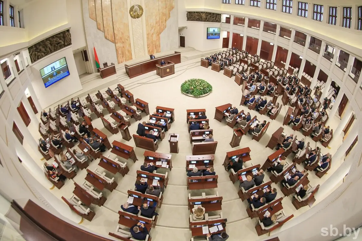 К 30-летию белорусского парламентаризма: депутат – это проводник между обществом и государством